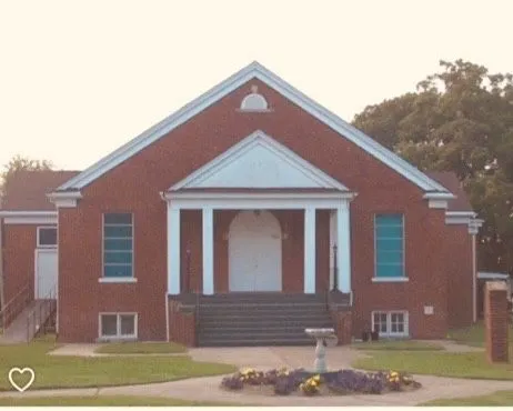 Red-brick Wildwood Church building
